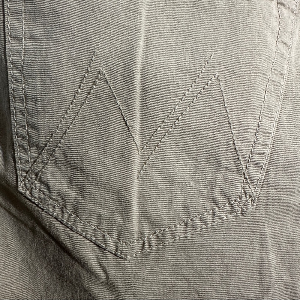 Mother Dropout Cuff Short In Size 28, Color "Padd… - image 6